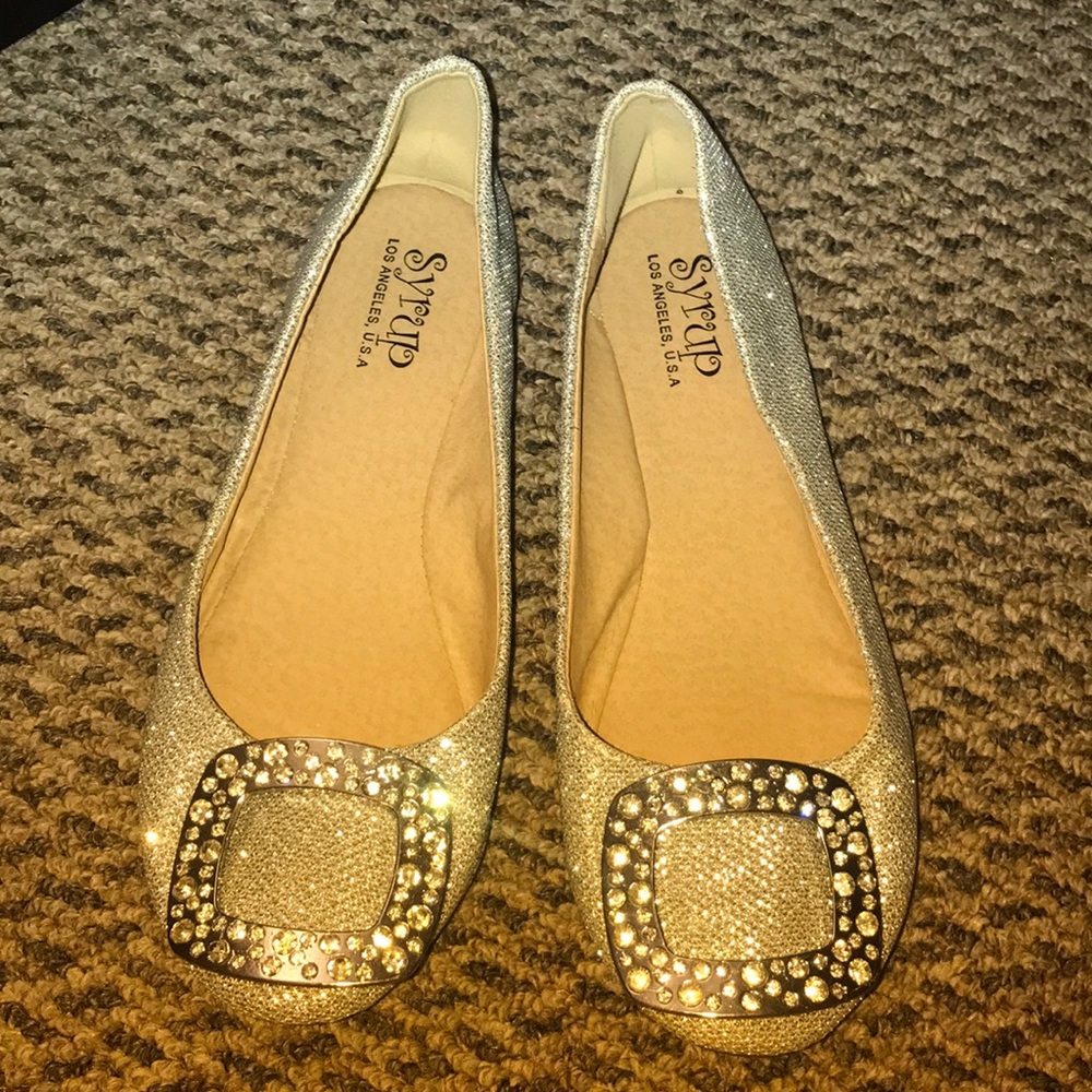 Glitter Flat Shoes From SYRUP
-SOLD-